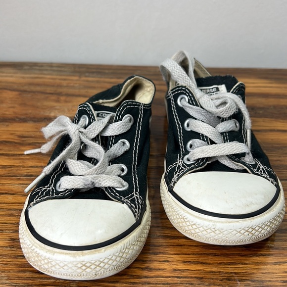 Classic Converse Black and White Chucks - Picture 2 of 6